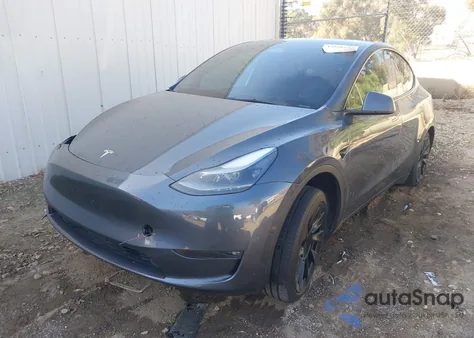 2023 Tesla Model Y Awd/Long Range Dual Motor All-Wheel Drive from USA, damaged, VIN 7SAYGAEE4PF609339
